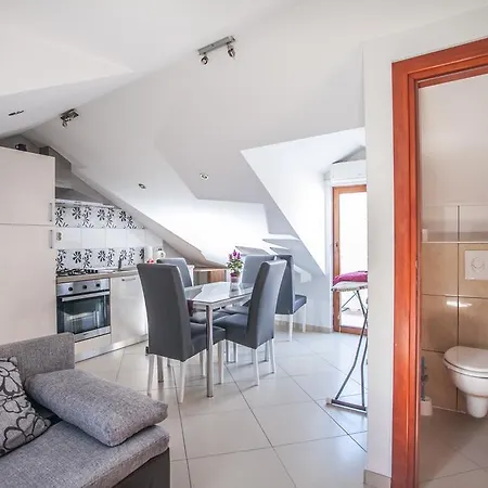 Gostinjska kuća Trifora 3*
