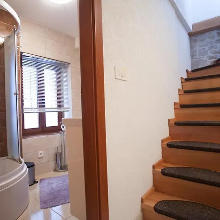 Trifora טרוגיר