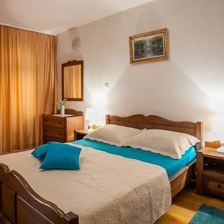 Gostinjska kuća Trifora 3*
