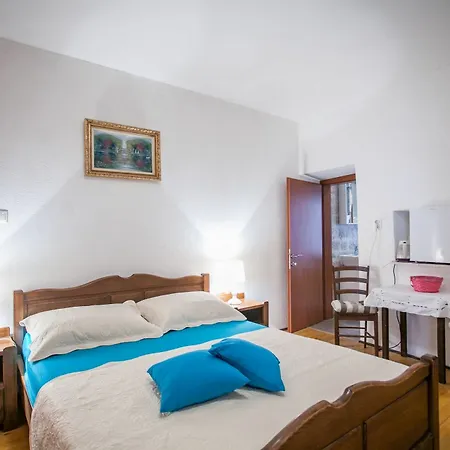 Gostinjska kuća Trifora 3*